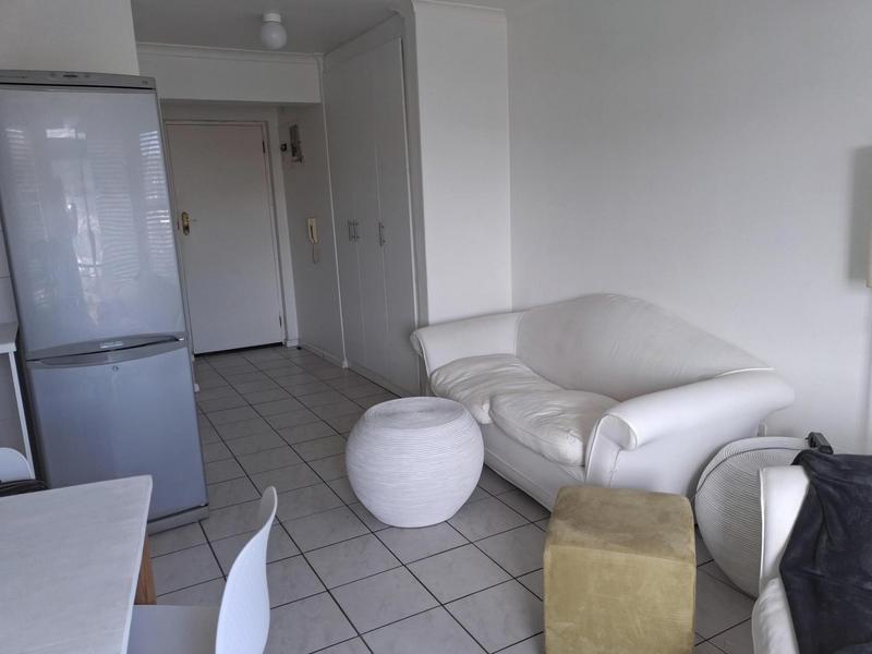 To Let 1 Bedroom Property for Rent in Vredehoek Western Cape